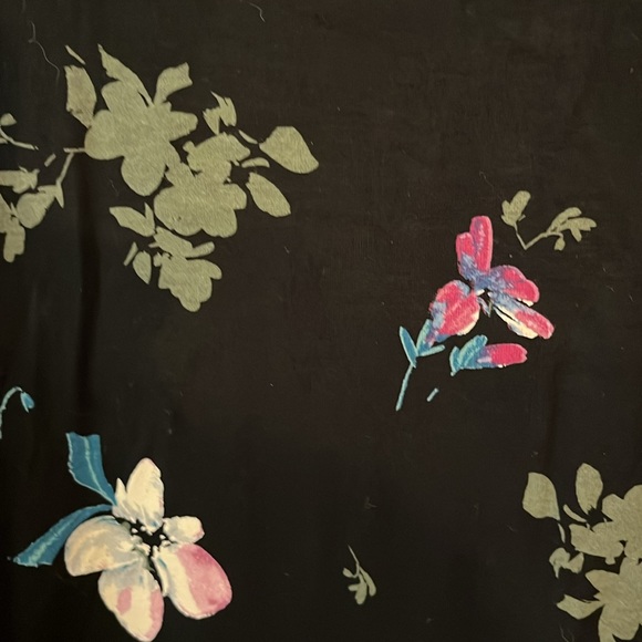 J.Jill Wearever Collection Floral Top - Picture 2 of 5